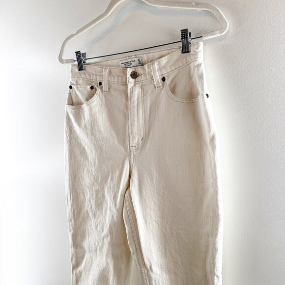 Abercrombie The 90's Straight Curve Love Ultra High Rise Jeans Cream 6 Petite - Picture 8 of 11
